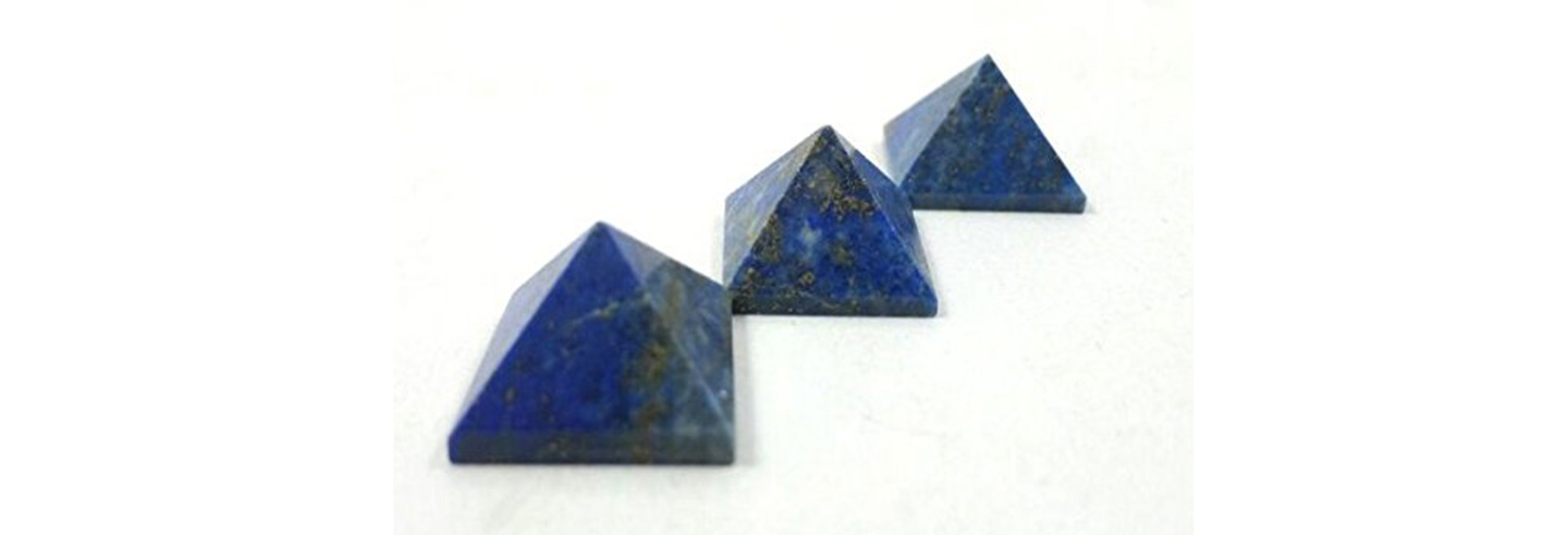 piedras antiestres en forma de piramide